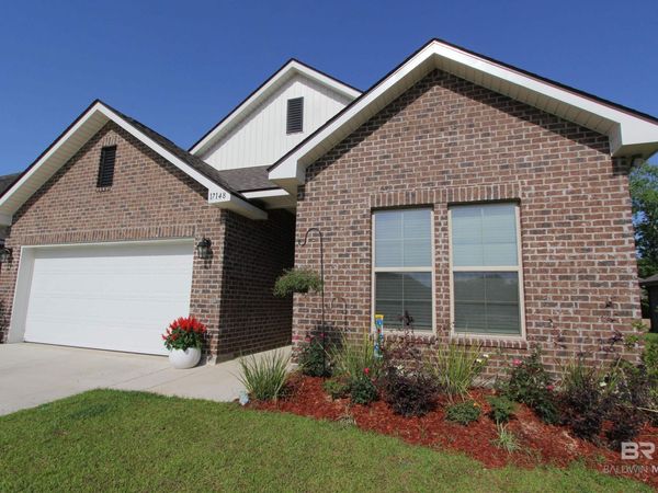 17148 Lafayette Drive, Robertsdale, AL 36567