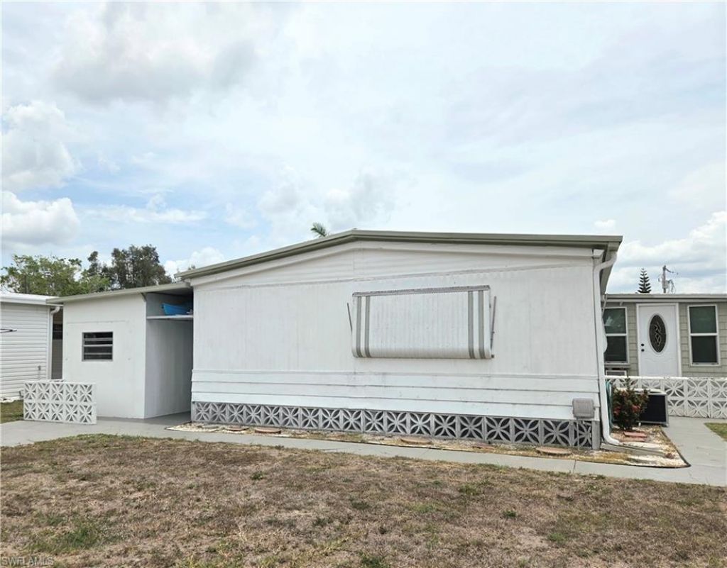 748 Park Ave, North Fort Myers, FL 33917 Photo