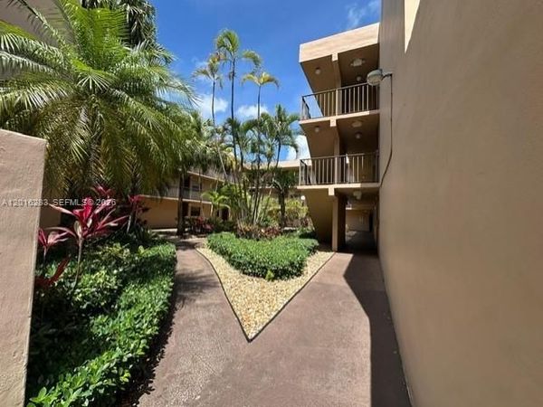 10975 SW 107th St , Unit 110, Miami, FL 33176