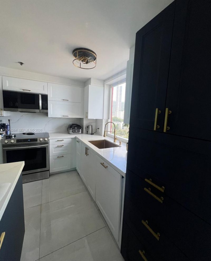 1627 Brickell Ave, Unit 1204, Miami, FL 33129 Photo