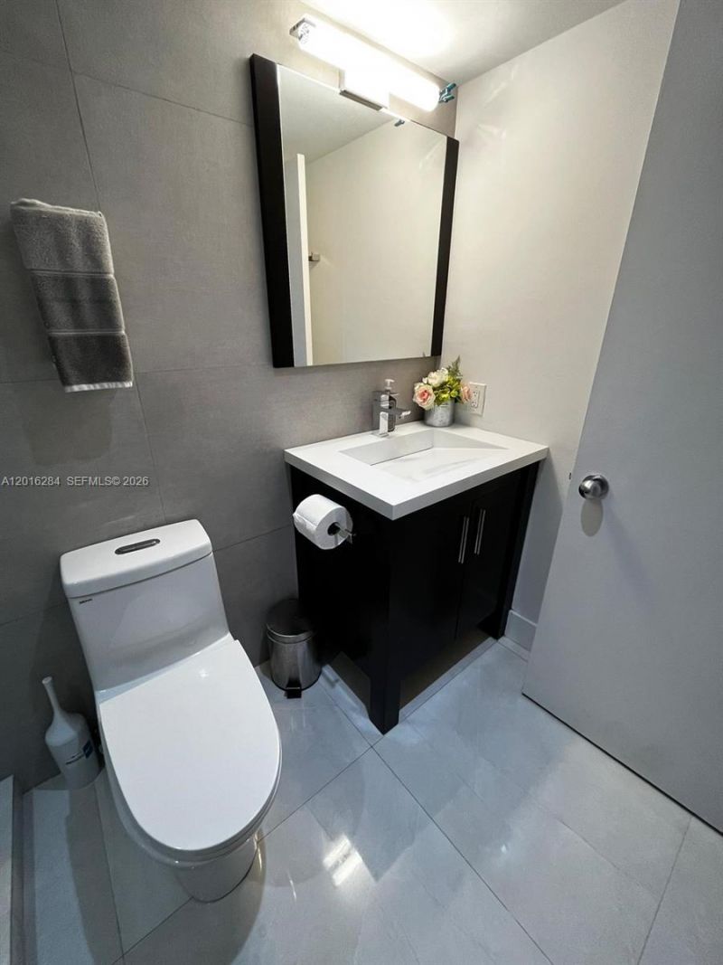 1627 Brickell Ave, Unit 1204, Miami, FL 33129 Photo