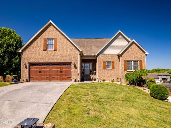 1363 River Run Circle, Sevierville, TN 37876