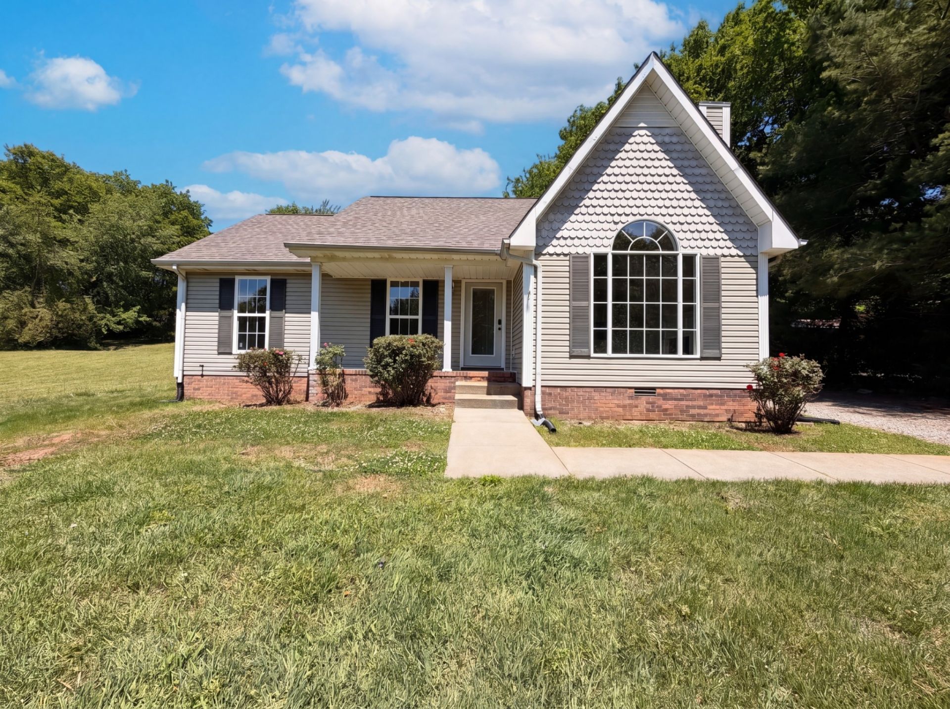 881 Salem Rd, Clarksville, TN 37040 Main Photo