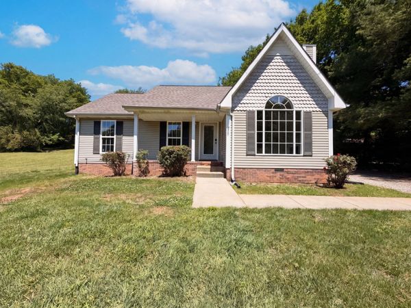 881 Salem Rd, Clarksville, TN 37040