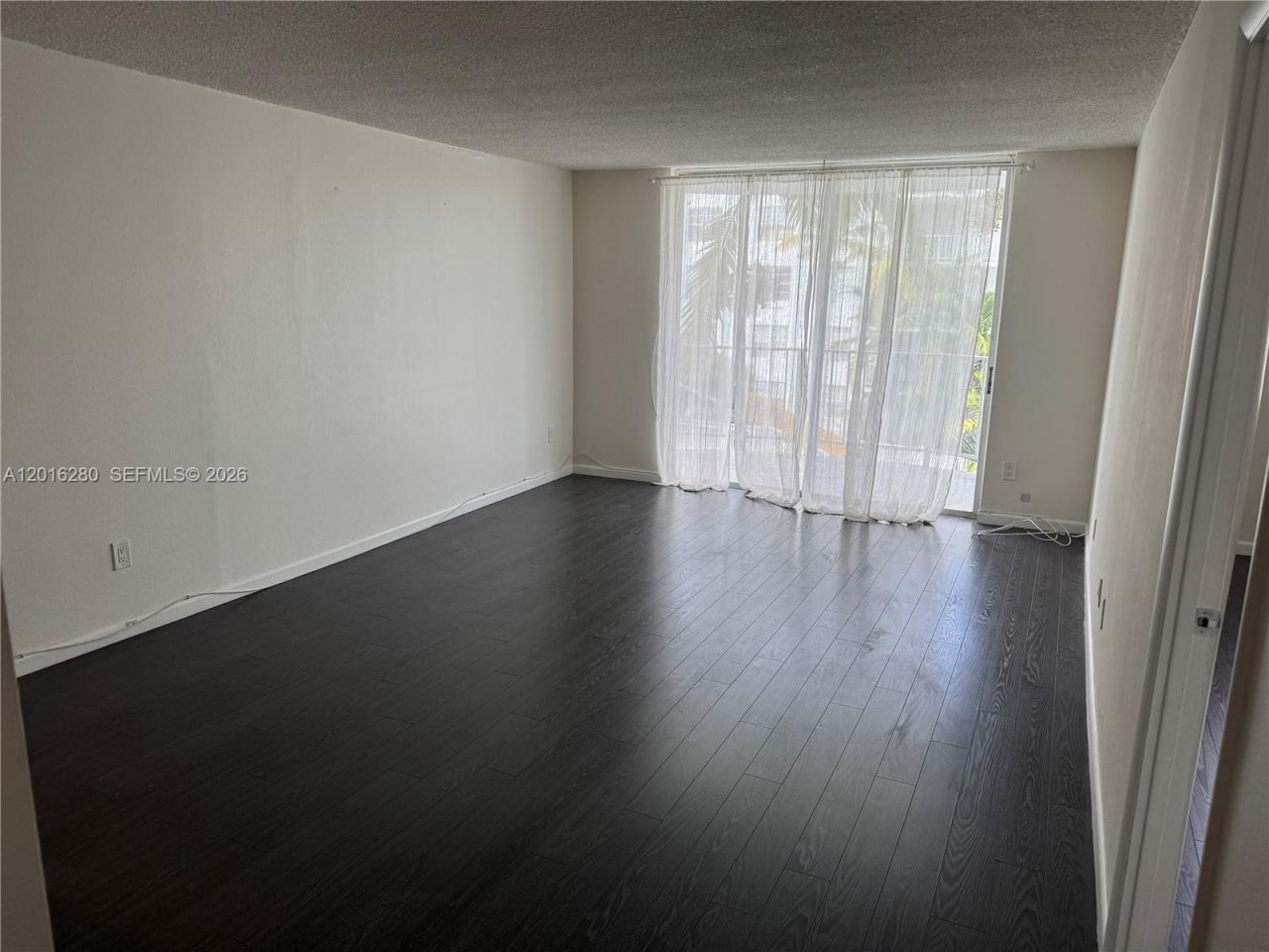 492 NW 165th St Rd , Unit C-314, Miami, FL 33169 Photo