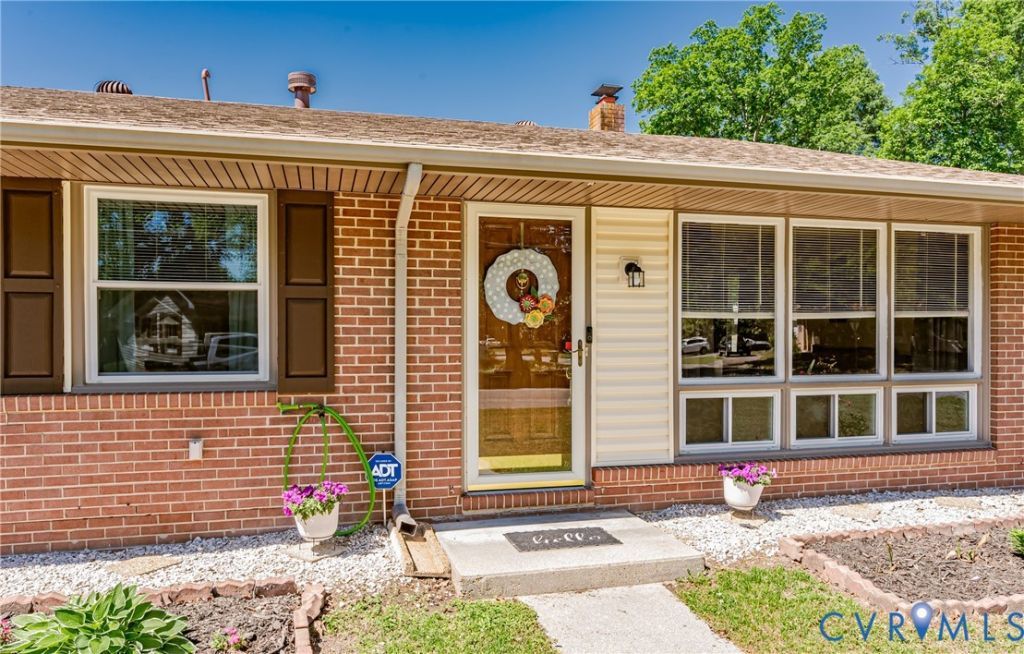 116 Homestead Drive, Colonial Heights, VA 23834 Main Photo