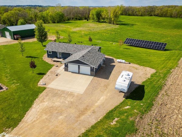 1967 140Th Street, Liscomb, IA 50148