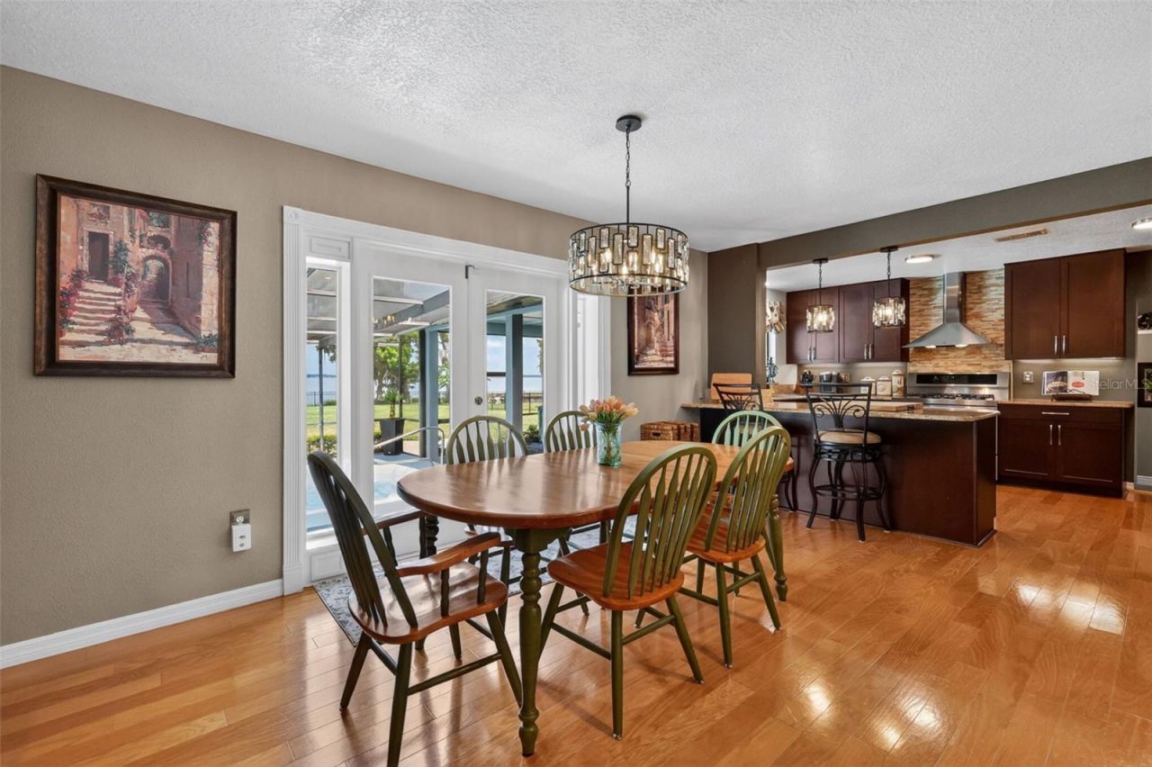32739 Lake Eustis Drive, Tavares, FL 32778 Photo