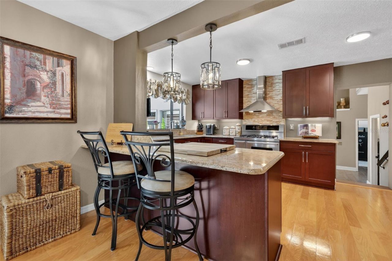 32739 Lake Eustis Drive, Tavares, FL 32778 Photo
