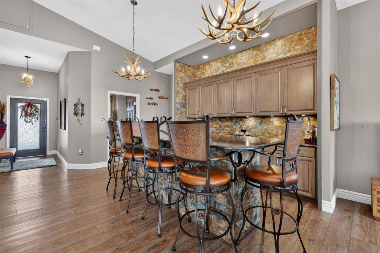 32739 Lake Eustis Drive, Tavares, FL 32778 Photo