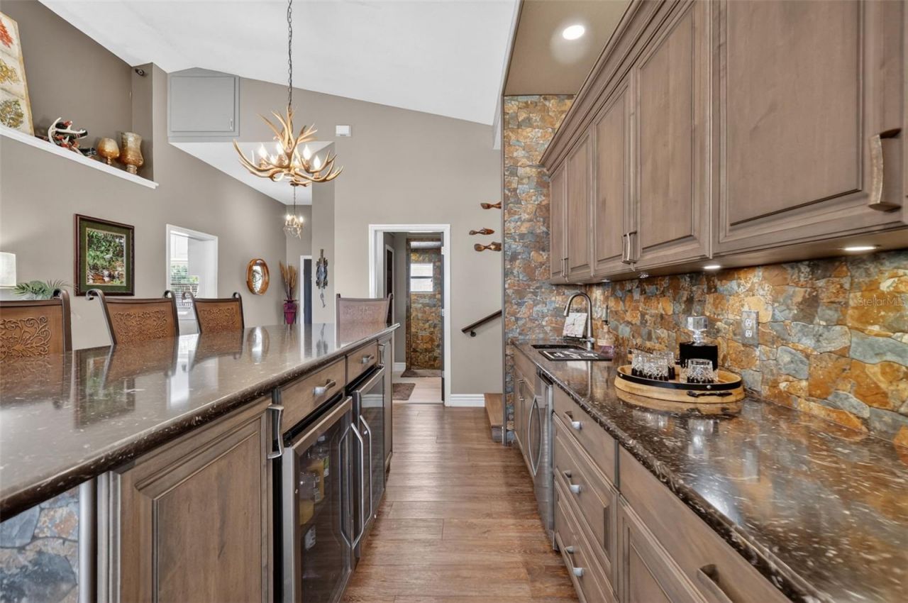 32739 Lake Eustis Drive, Tavares, FL 32778 Photo
