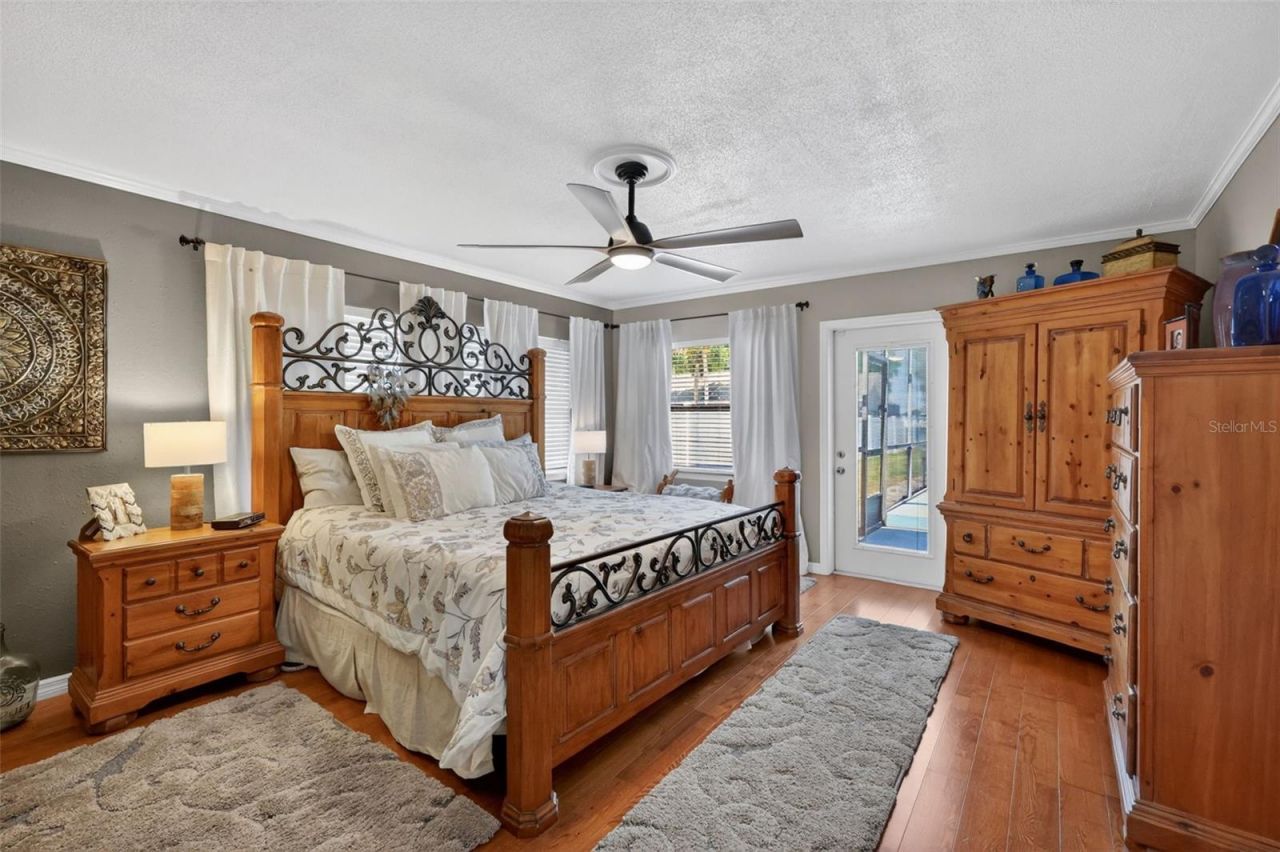 32739 Lake Eustis Drive, Tavares, FL 32778 Photo