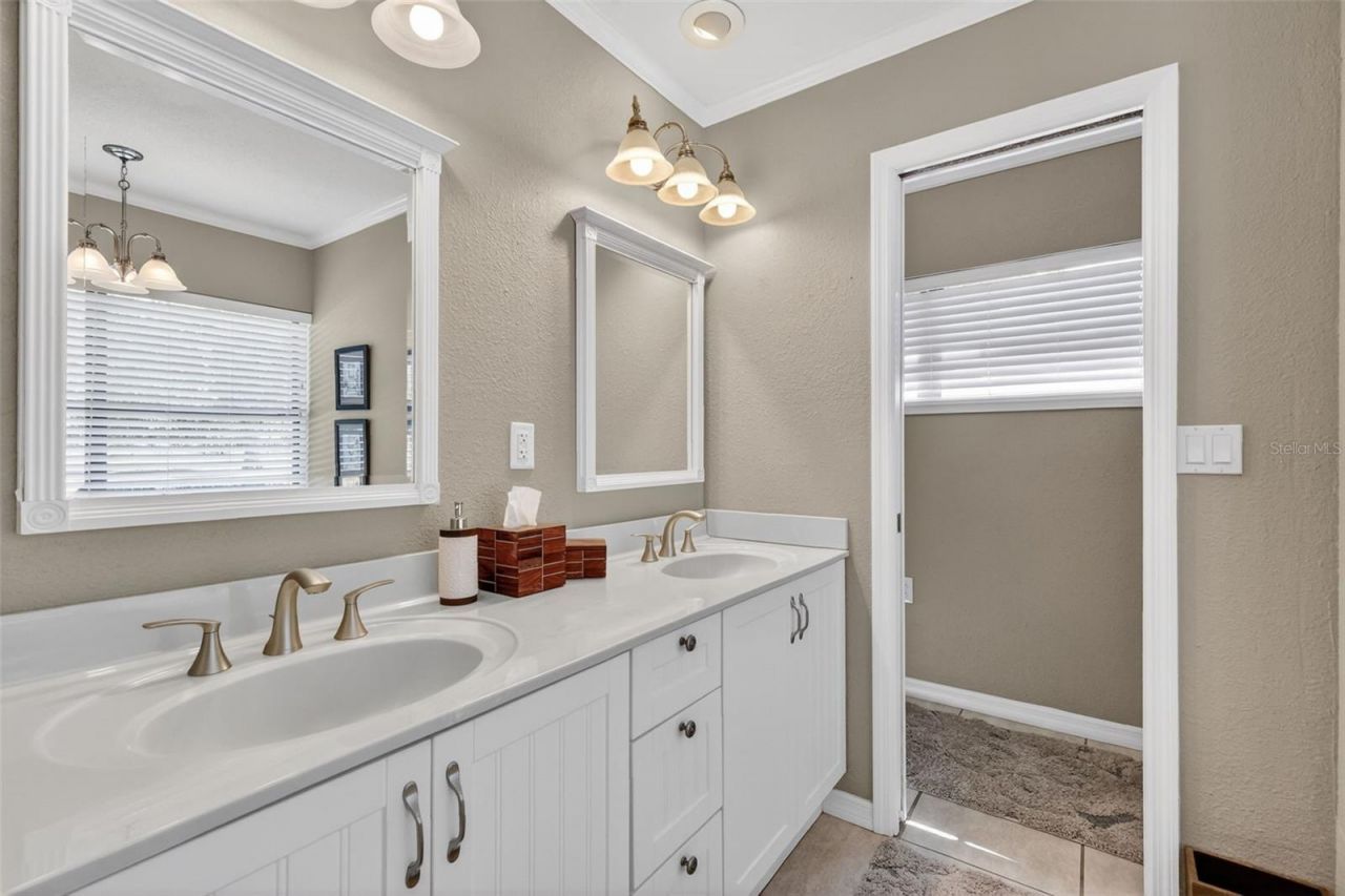 32739 Lake Eustis Drive, Tavares, FL 32778 Photo