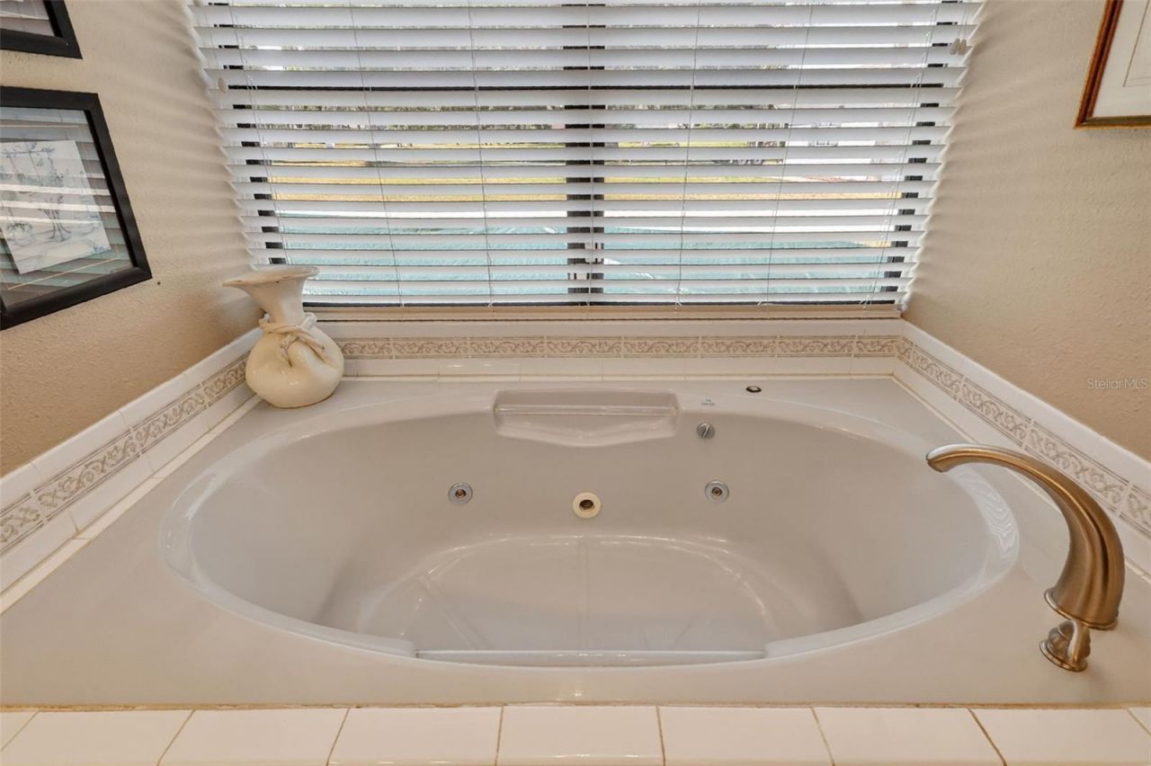 32739 Lake Eustis Drive, Tavares, FL 32778 Photo