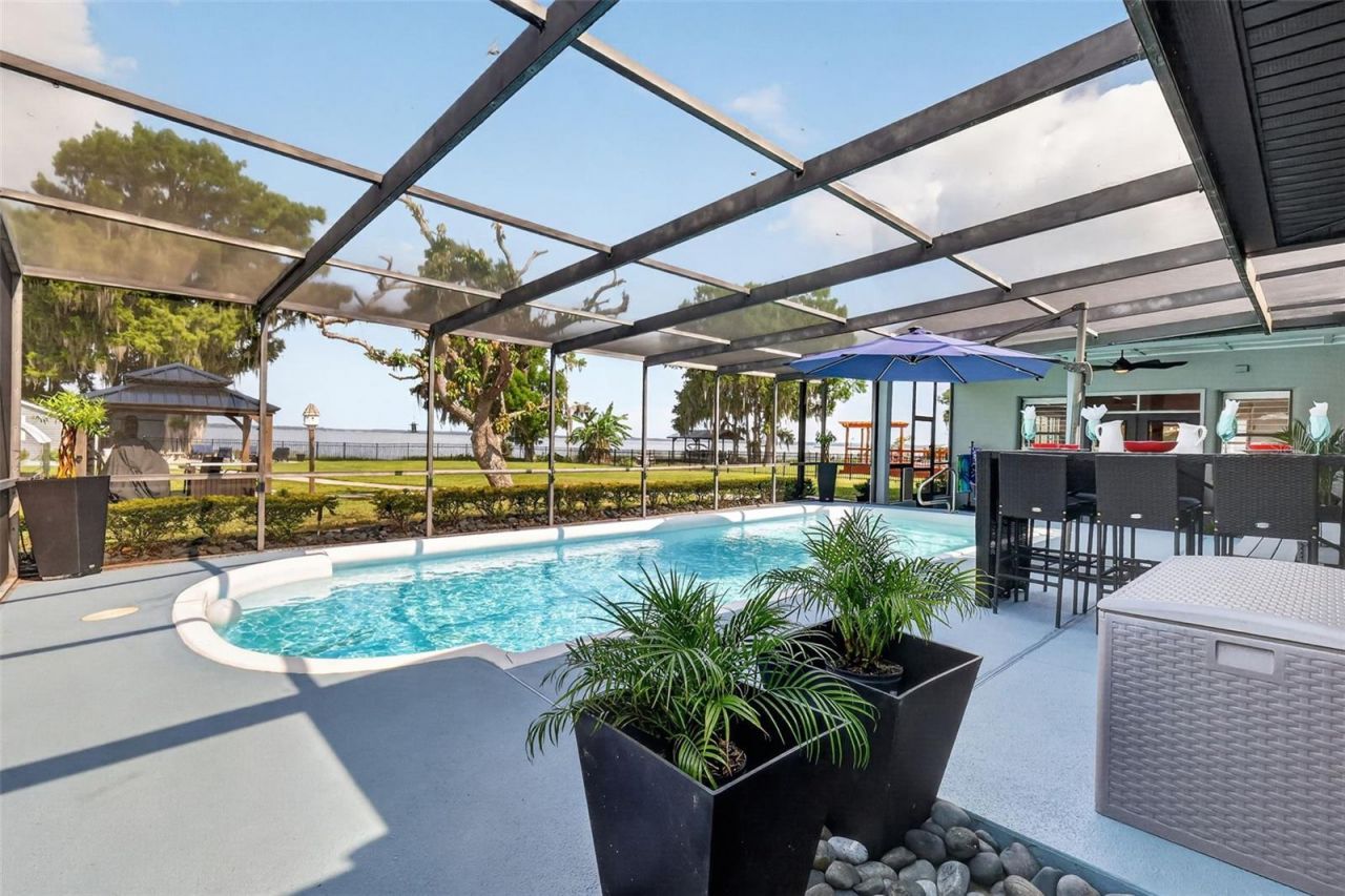 32739 Lake Eustis Drive, Tavares, FL 32778 Photo
