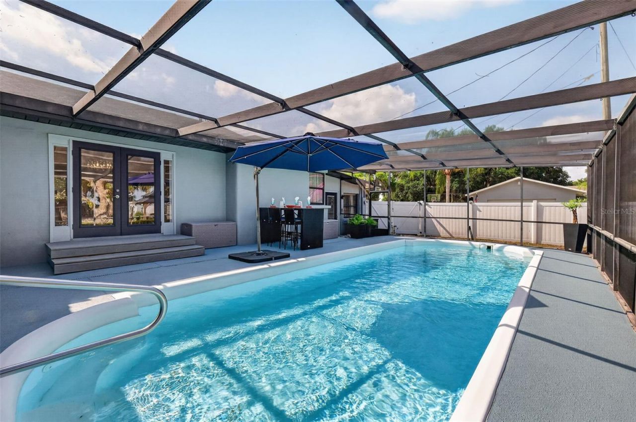 32739 Lake Eustis Drive, Tavares, FL 32778 Photo