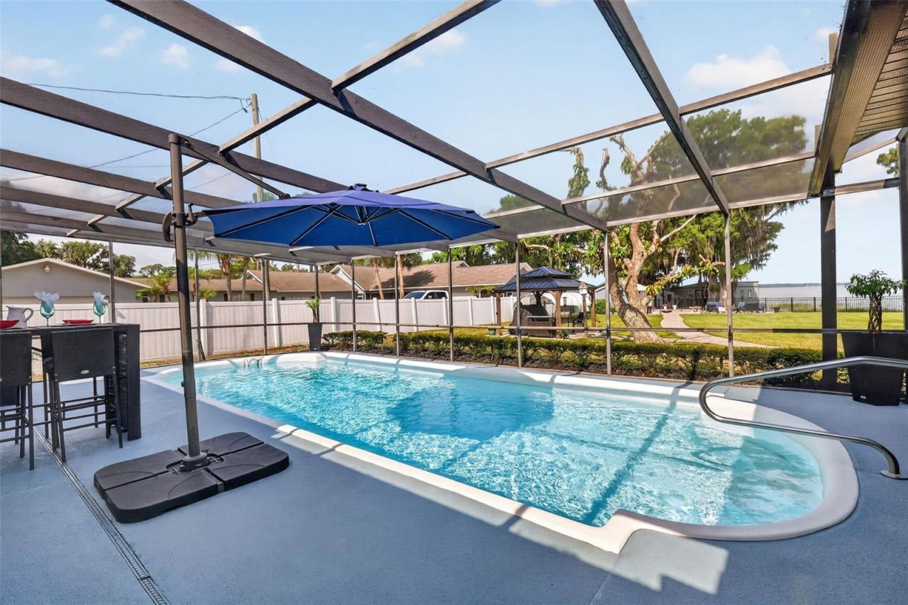 32739 Lake Eustis Drive, Tavares, FL 32778 Photo