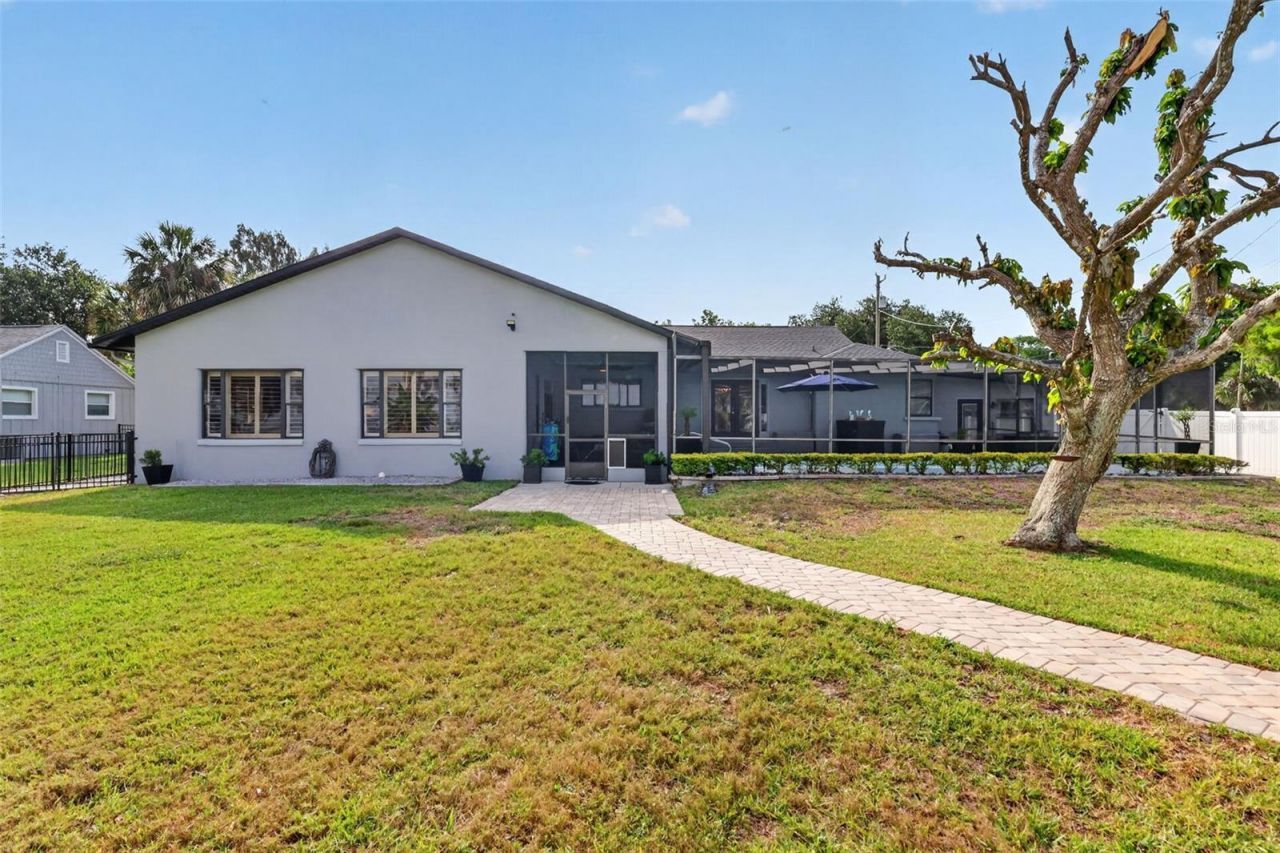 32739 Lake Eustis Drive, Tavares, FL 32778 Photo
