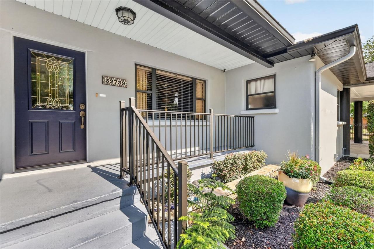 32739 Lake Eustis Drive, Tavares, FL 32778 Photo