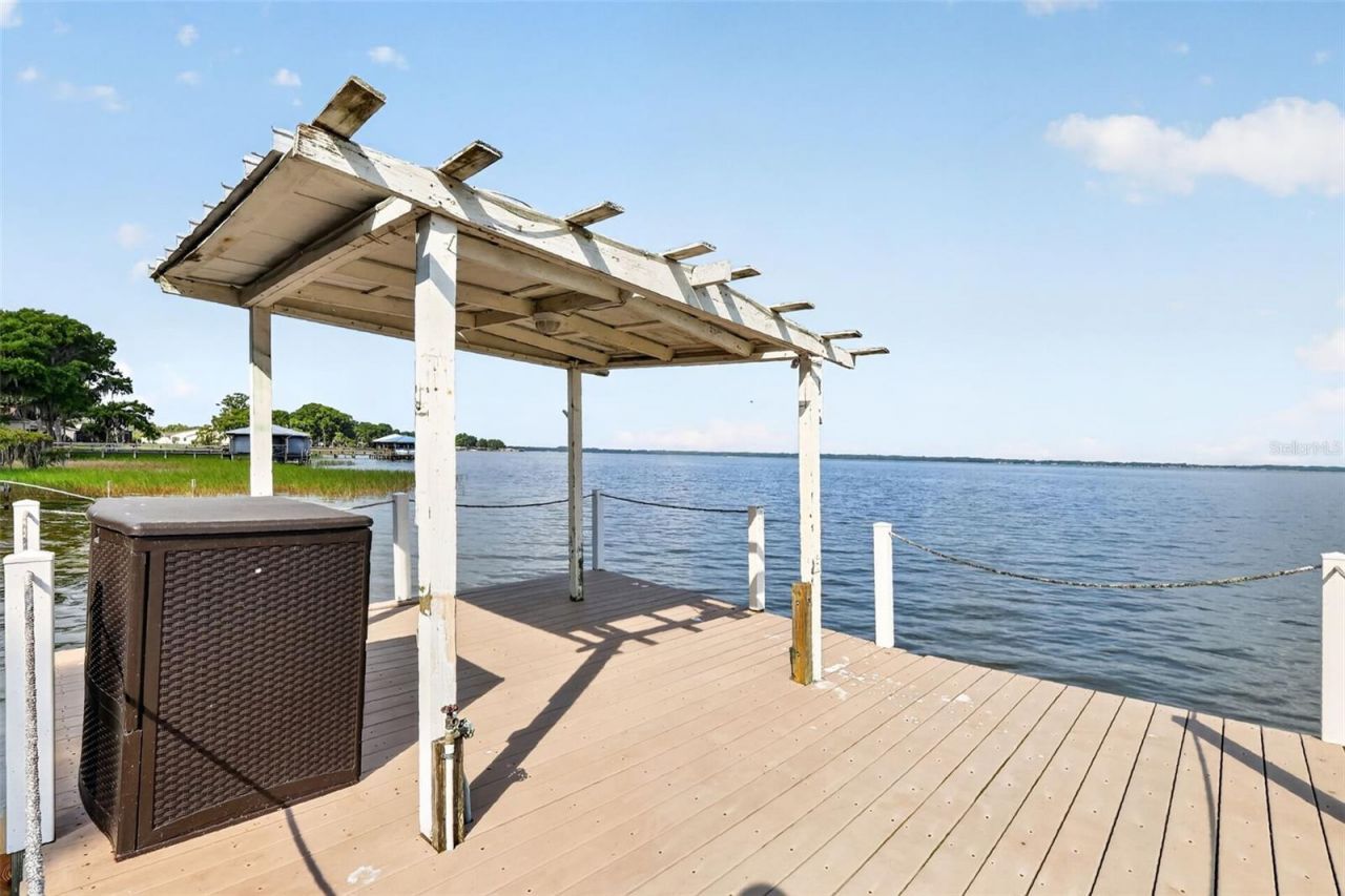 32739 Lake Eustis Drive, Tavares, FL 32778 Photo