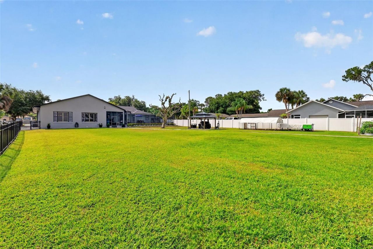 32739 Lake Eustis Drive, Tavares, FL 32778 Photo