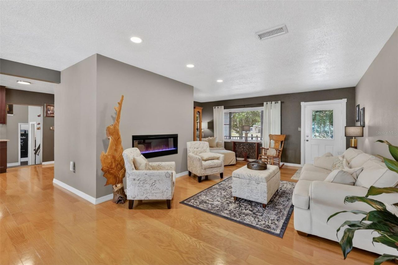 32739 Lake Eustis Drive, Tavares, FL 32778 Photo