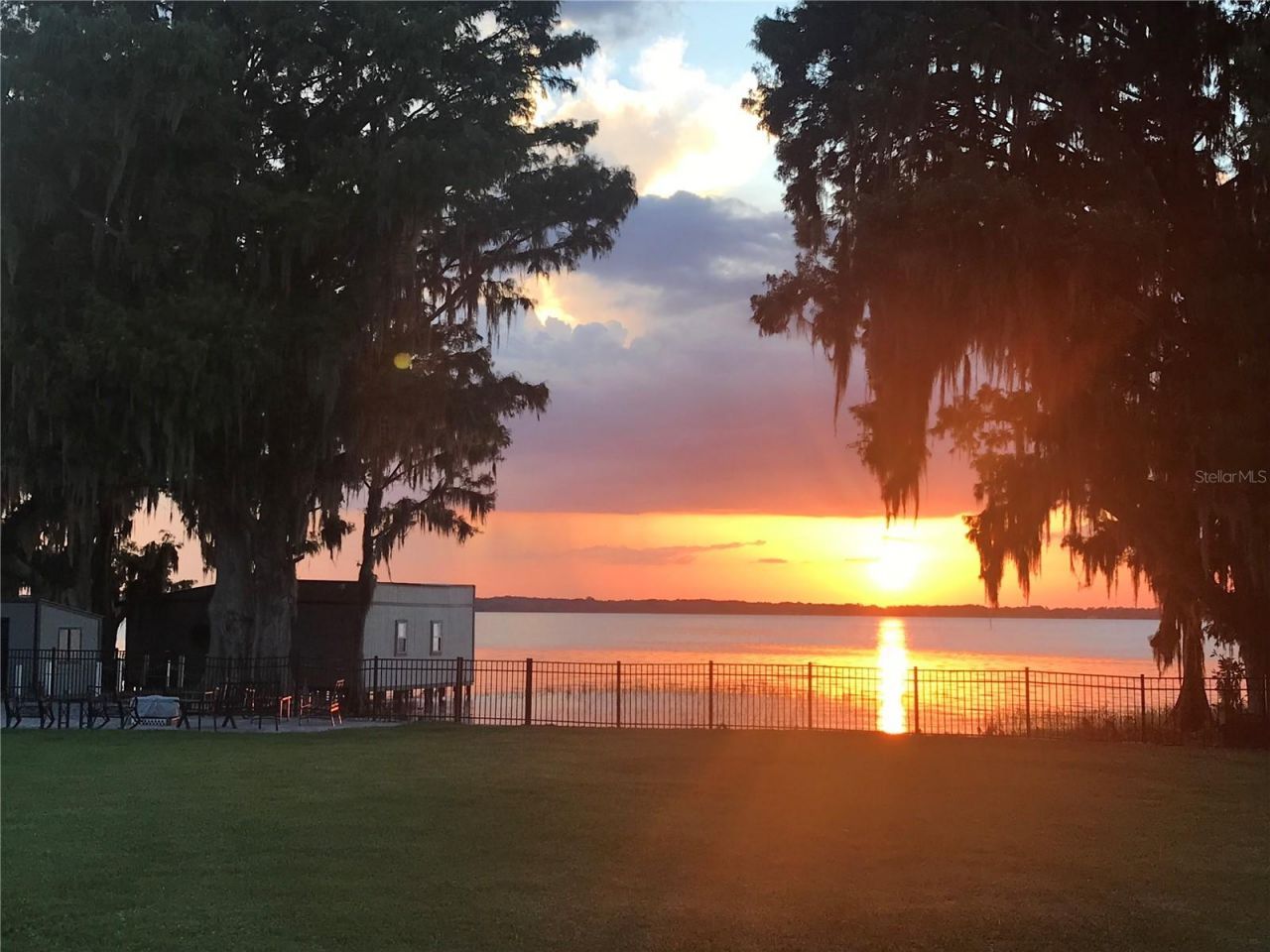 32739 Lake Eustis Drive, Tavares, FL 32778 Photo