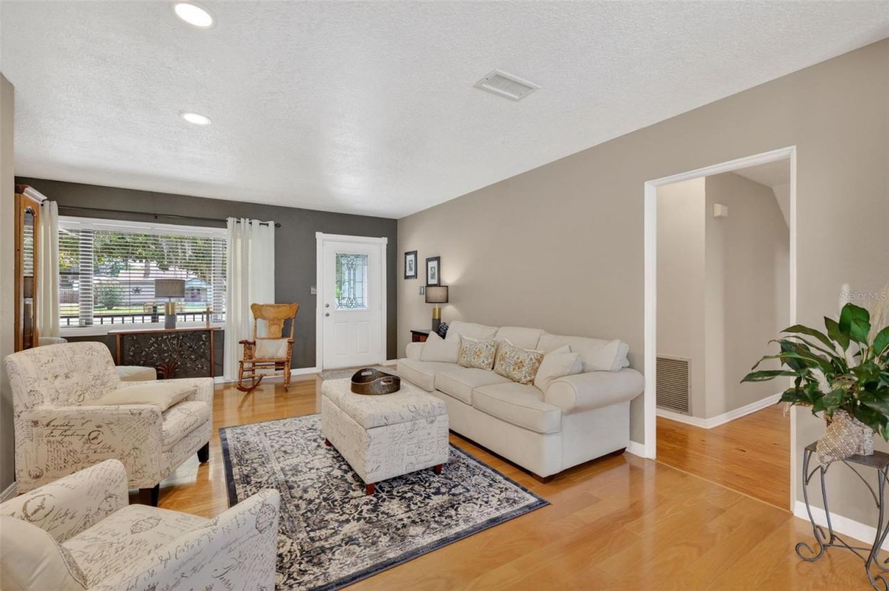 32739 Lake Eustis Drive, Tavares, FL 32778 Photo