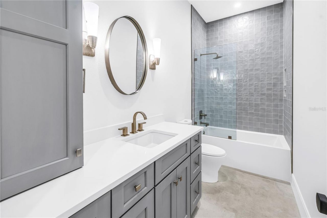 386 26th Avenue Se, Saint Petersburg, FL 33705 Photo