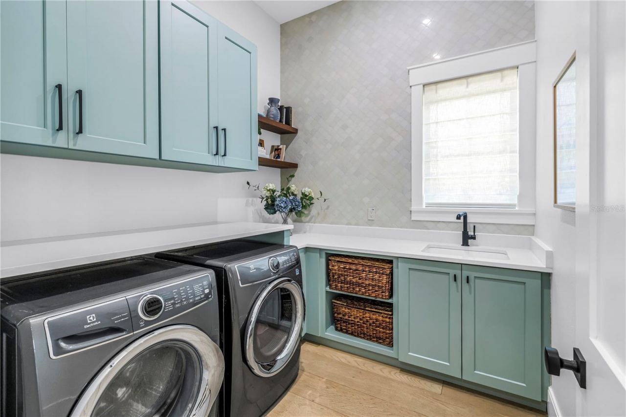 386 26th Avenue Se, Saint Petersburg, FL 33705 Photo