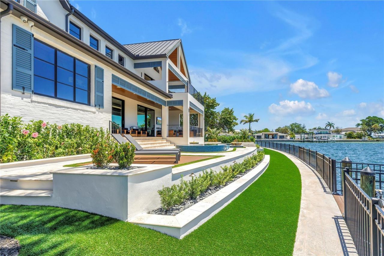 386 26th Avenue Se, Saint Petersburg, FL 33705 Photo