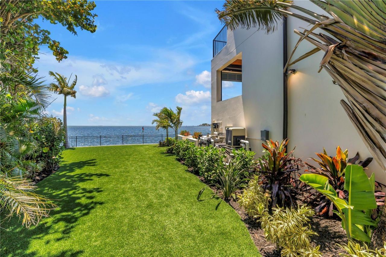 386 26th Avenue Se, Saint Petersburg, FL 33705 Photo
