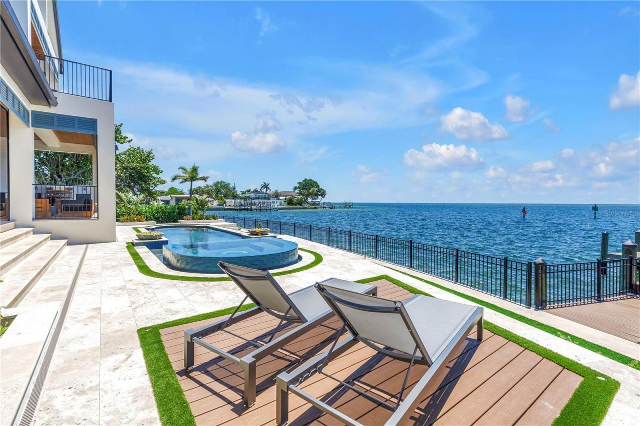 386 26th Avenue Se, Saint Petersburg, FL 33705 Photo