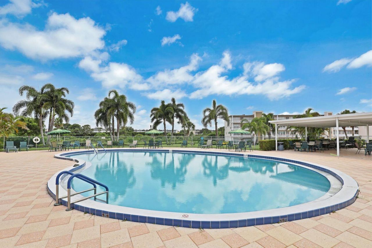 105 Greenbrier C, West Palm Beach, FL 33417 Photo