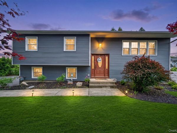 136 Snow Bunting Court, Montgomery, NY 12549