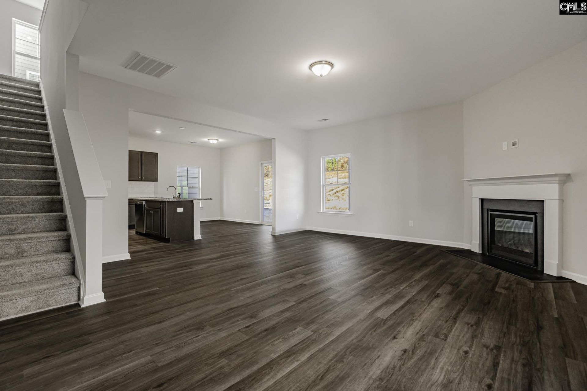 325 Hardwick Drive  Photo 4