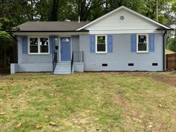 835 Ranch Street , Charlotte, NC 28208