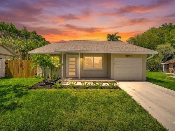 23392 E Country Club Dr Drive E, Watergate, FL 33428