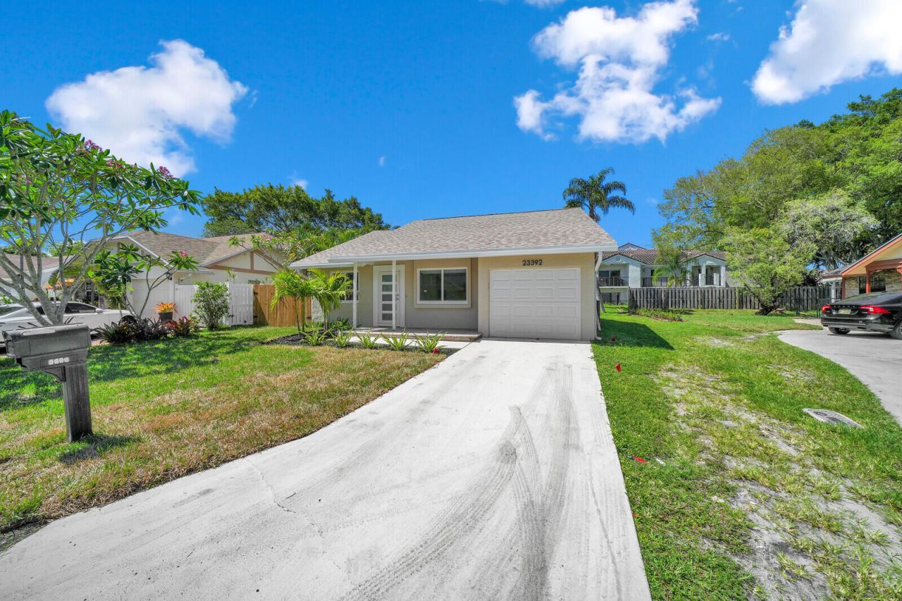 23392 E Country Club Dr Drive E, Watergate, FL 33428 Photo
