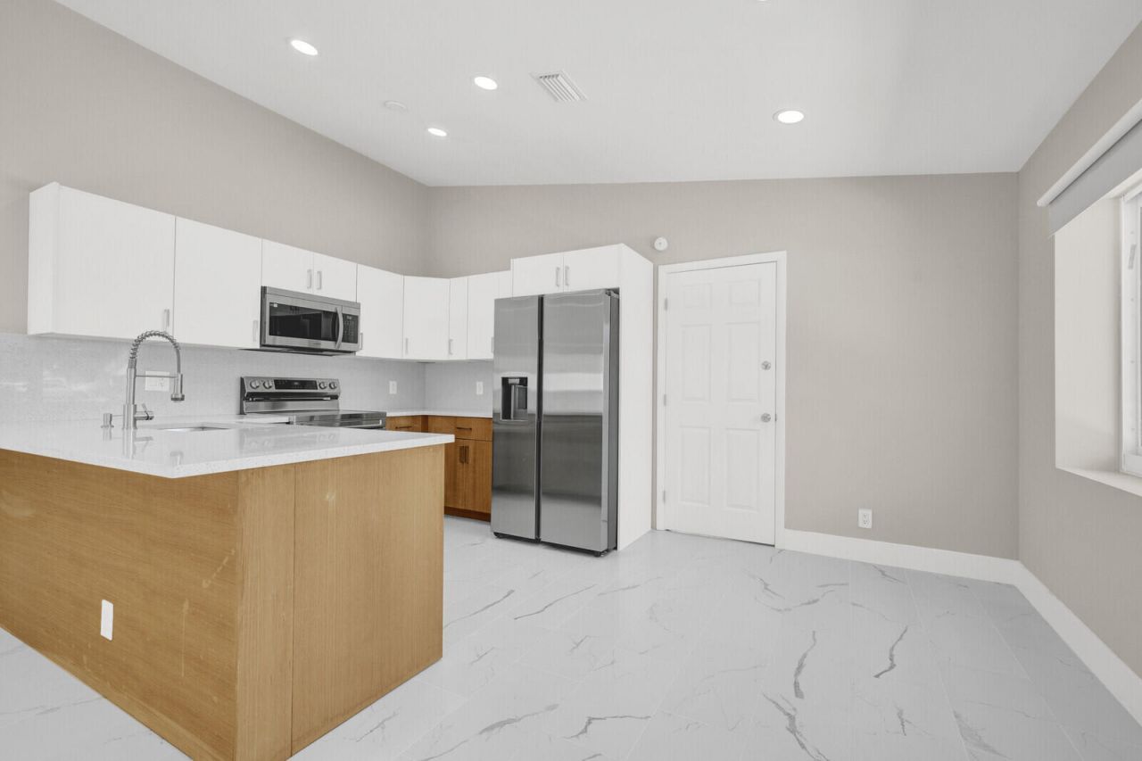 23392 E Country Club Dr Drive E, Watergate, FL 33428 Photo