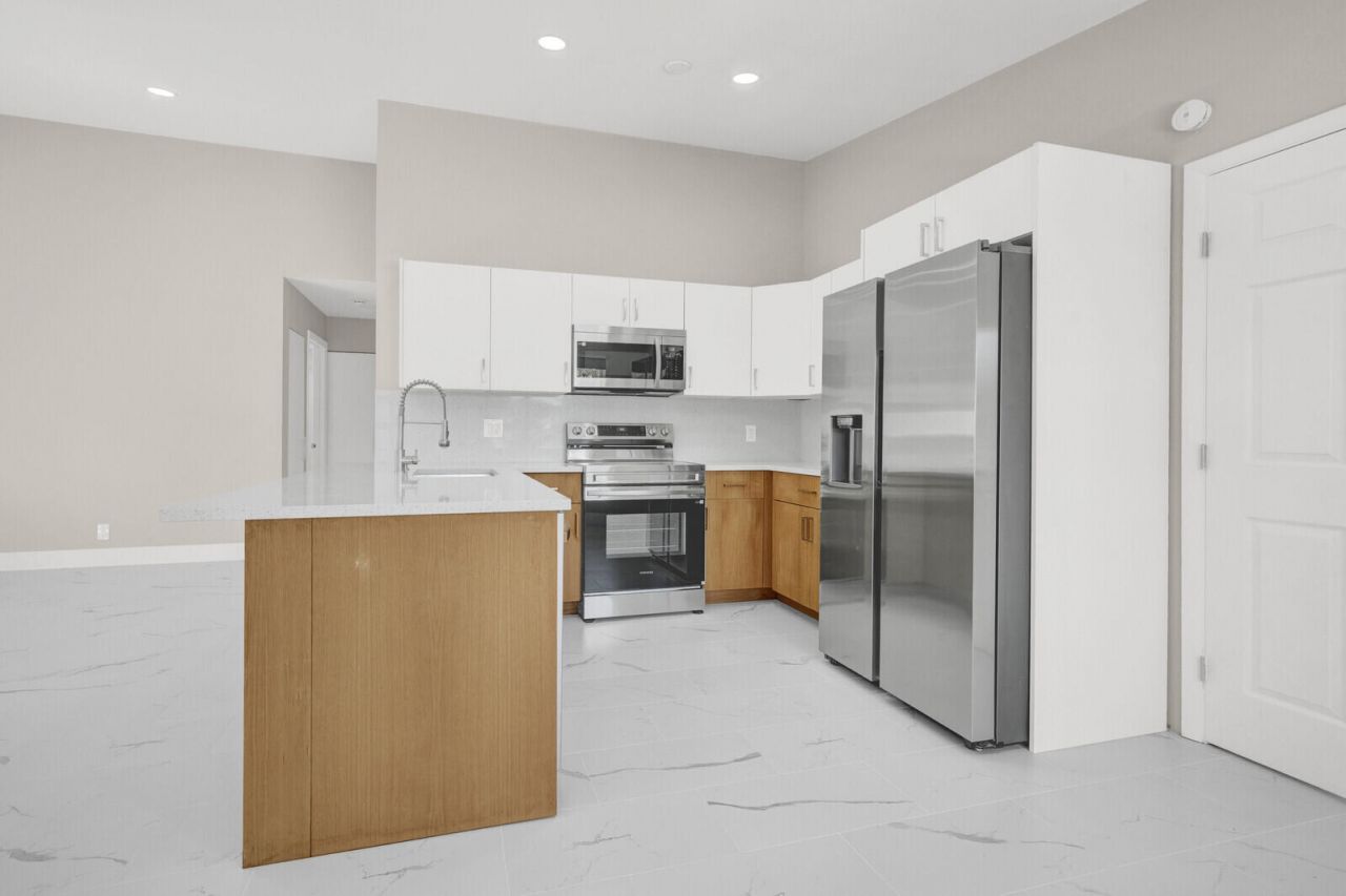 23392 E Country Club Dr Drive E, Watergate, FL 33428 Photo