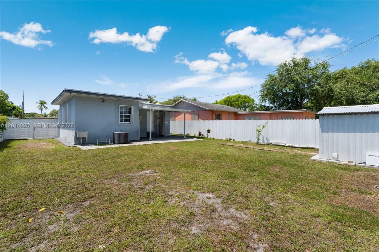 1059 NW 77th St , Miami, FL 33150 Photo