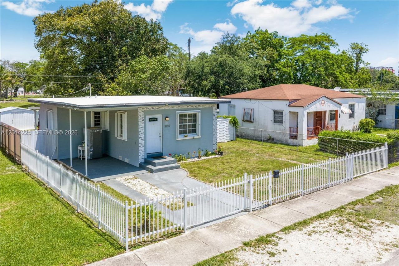 1059 NW 77th St , Miami, FL 33150 Photo