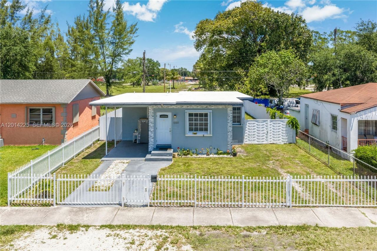1059 NW 77th St , Miami, FL 33150 Photo