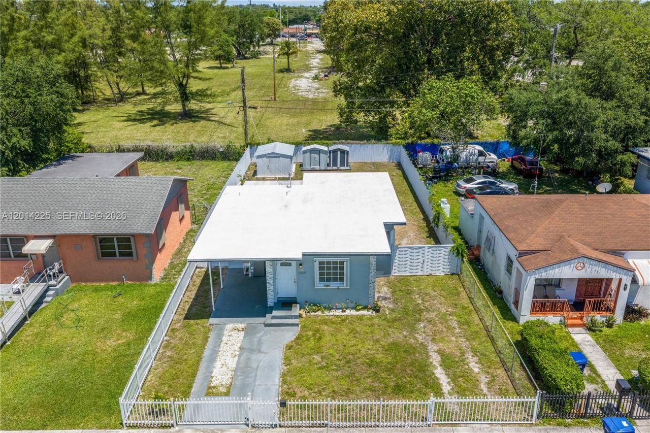 1059 NW 77th St , Miami, FL 33150 Photo