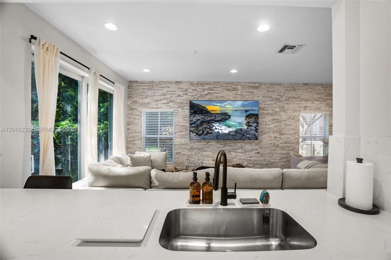 3158 Merrick Ter , Unit 1701, Margate, FL 33063 Photo