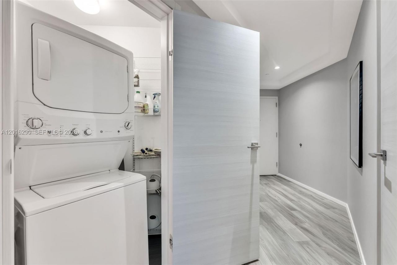 801 S Miami Ave , Unit 1805, Miami, FL 33130 Photo
