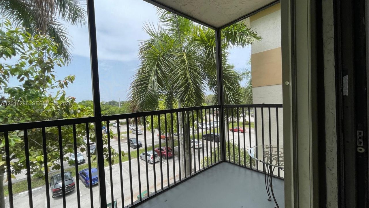 5550 NW 44th St , Unit 407B, Lauderhill, FL 33319 Photo