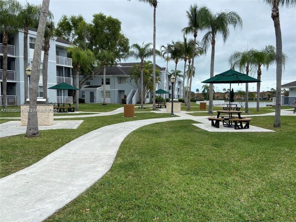 8520 SW 212th St , Unit 203, Cutler Bay, FL 33189 Photo