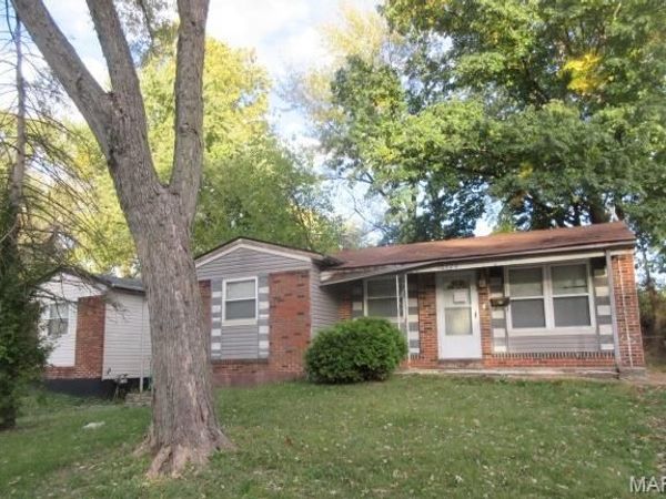 10324 Royal Drive , St Louis, MO 63136
